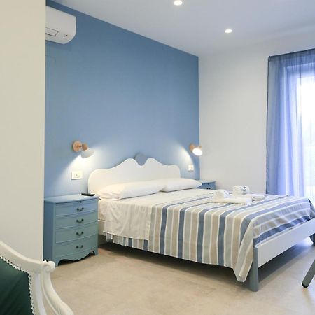 Villa Del Gaudio Rooms & Apartments Castellammare di Stabia Exterior photo
